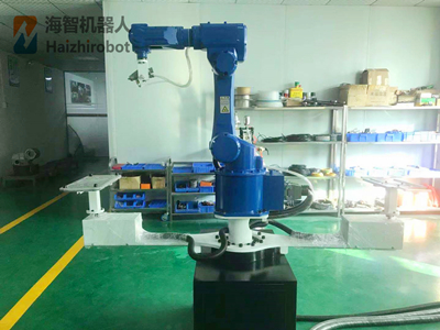 出一批工業(yè)自動機器人機型(圖2)