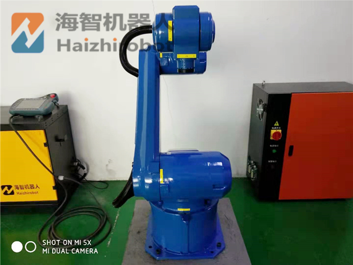 桁架機械手和機器人區(qū)別（關(guān)節(jié)機器手臂）