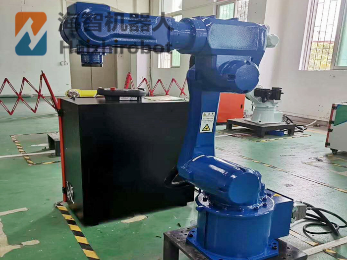 海智又?叒叕接單了！機(jī)器人餐具噴漆(圖1)