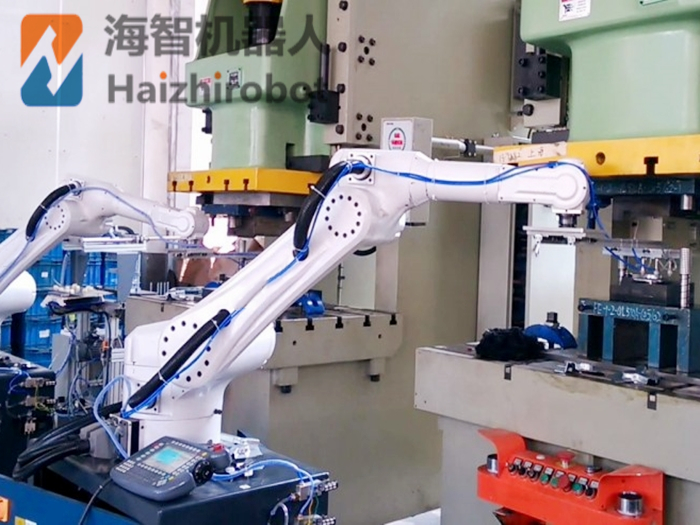 沖壓機(jī)械手機(jī)型怎么選擇！沖床機(jī)器人幾軸？