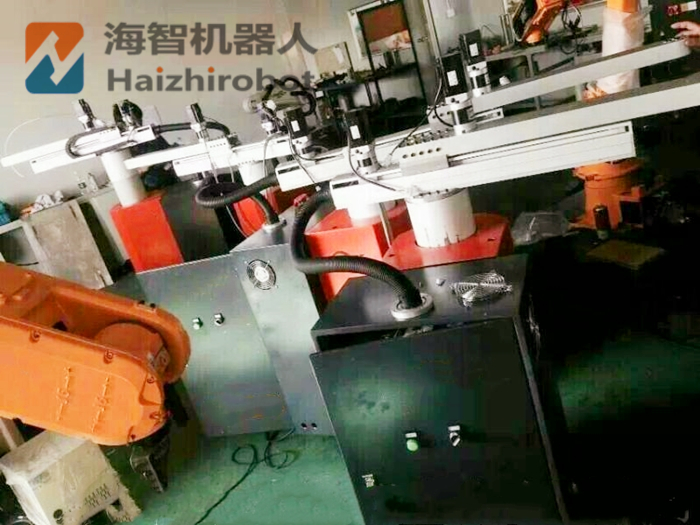 東莞沖壓機(jī)械手廠家-海智四軸擺臂機(jī)械手訂單！